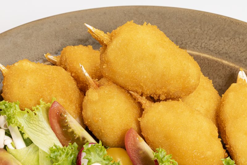 Chả cá bọc càng ghẹ tẩm bột xù